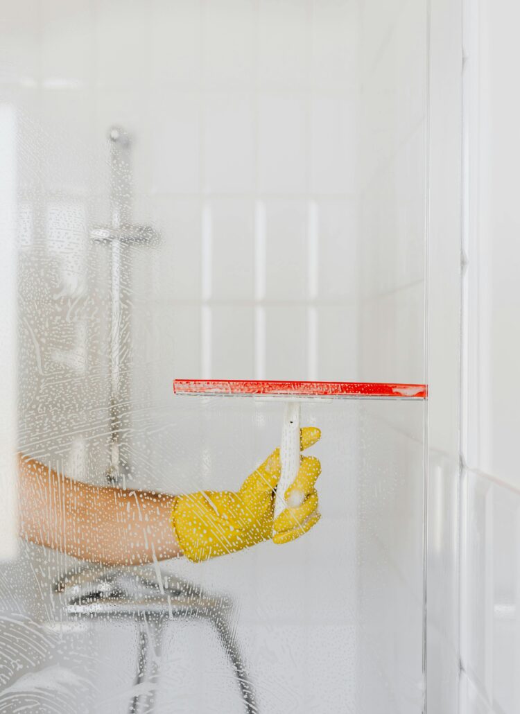 11 Products To Spring Clean Your Small Apartment (Sparkling Clean Guaranteed)!